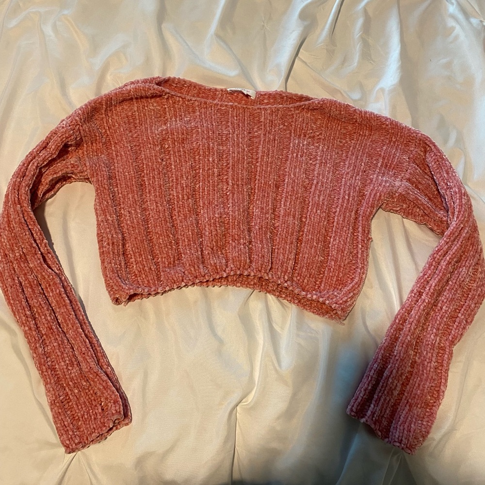 Better Be pink crop sweater, size small